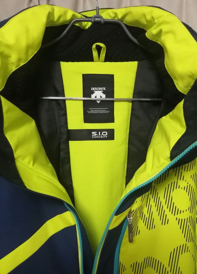 DESCENTE　スキーウェア　ジャケット　SIO
