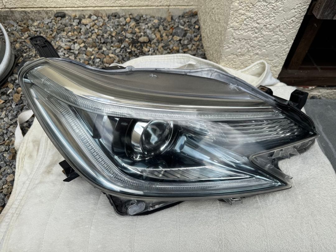 マークX純正GRX-130ヘッドライト