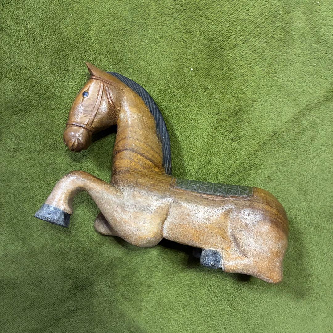 木製馬の置物 幾何学模様付き