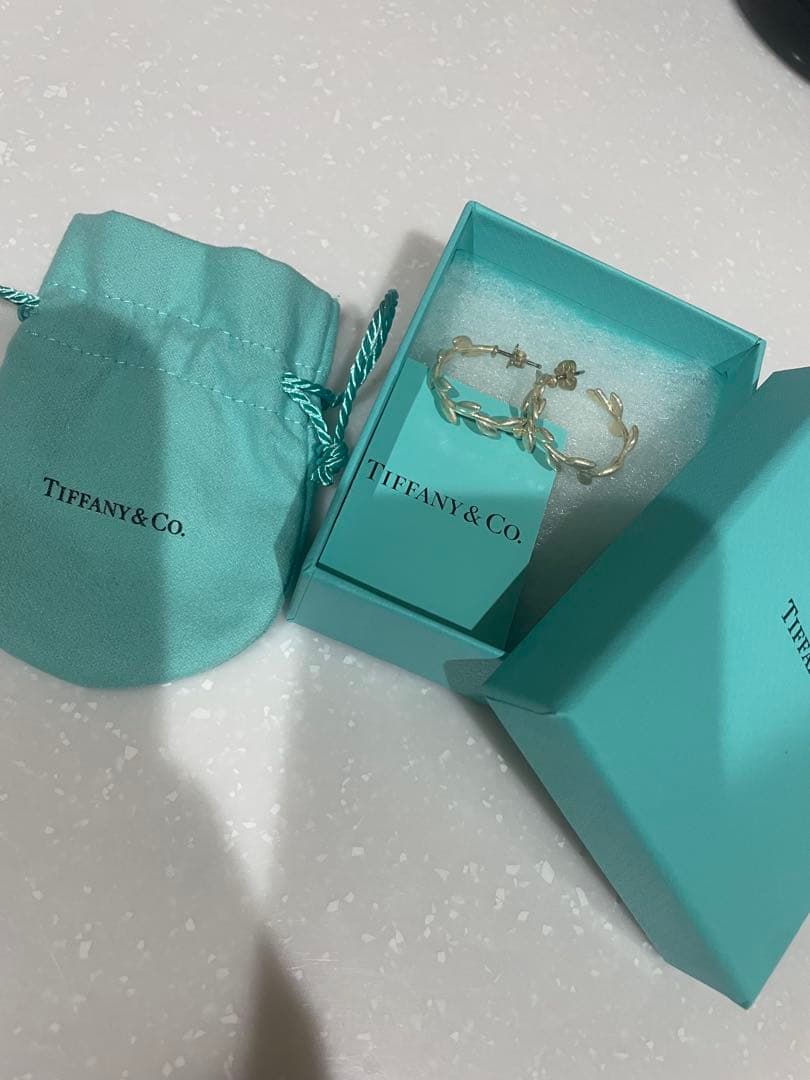 TIFFANY &CO オリーブ リーフ フープ ピアス