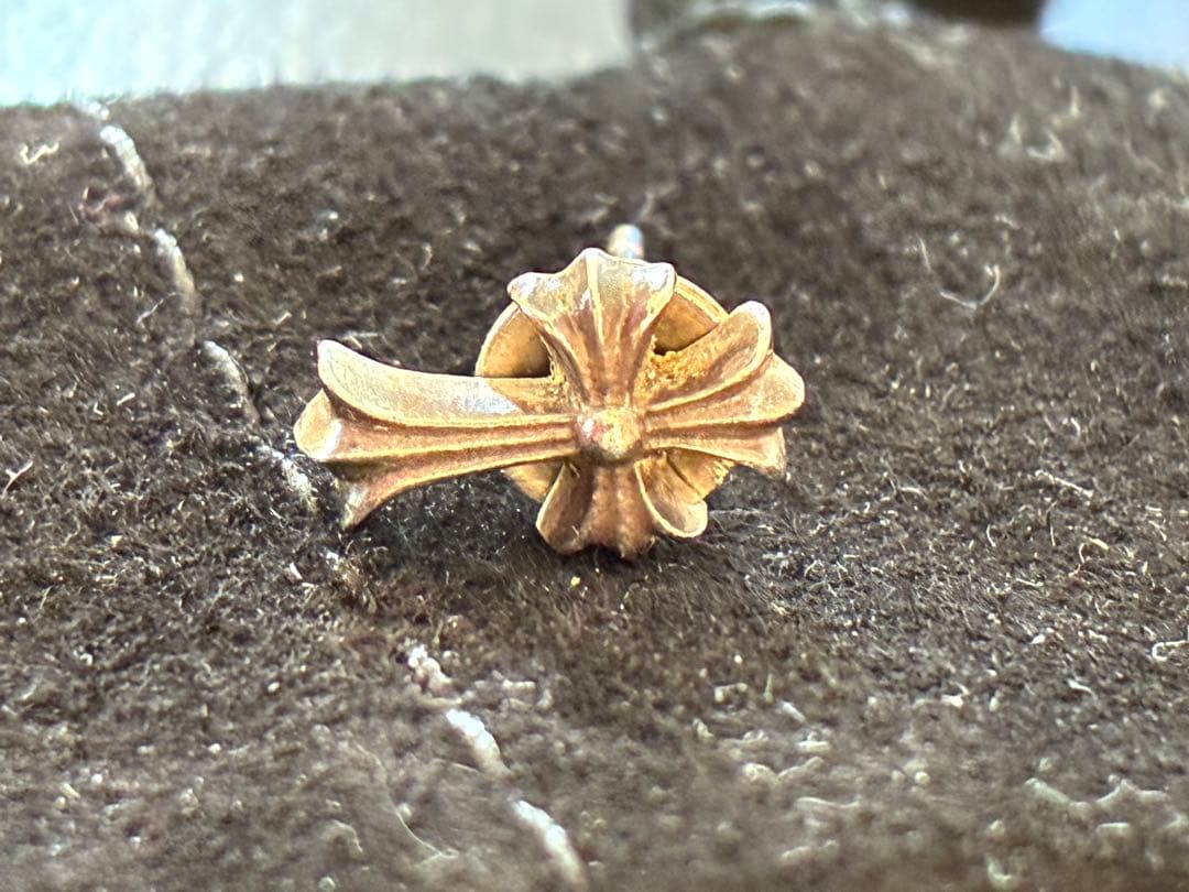 Chrome Hearts クロスデザインピアス