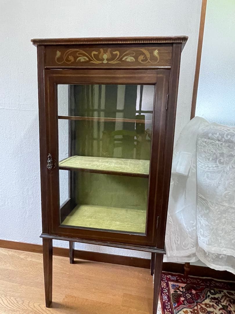 イギリスアンティーク　マホガニー ガラスキャビネット