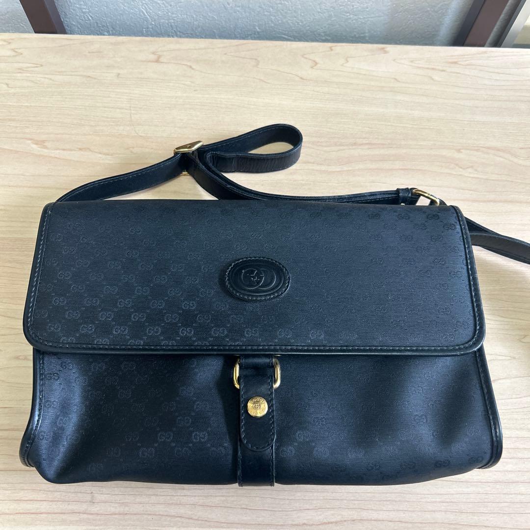 Gucci ブラック レザー メッセンジャーバッグ
