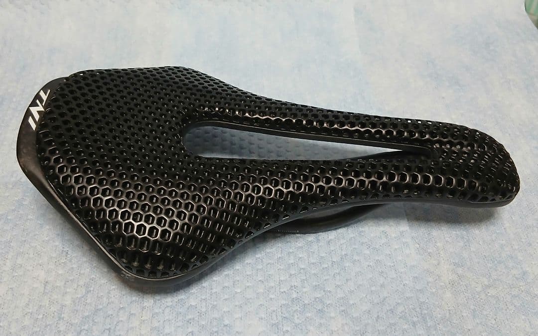 TNi 3D printing サドル カーボンレール