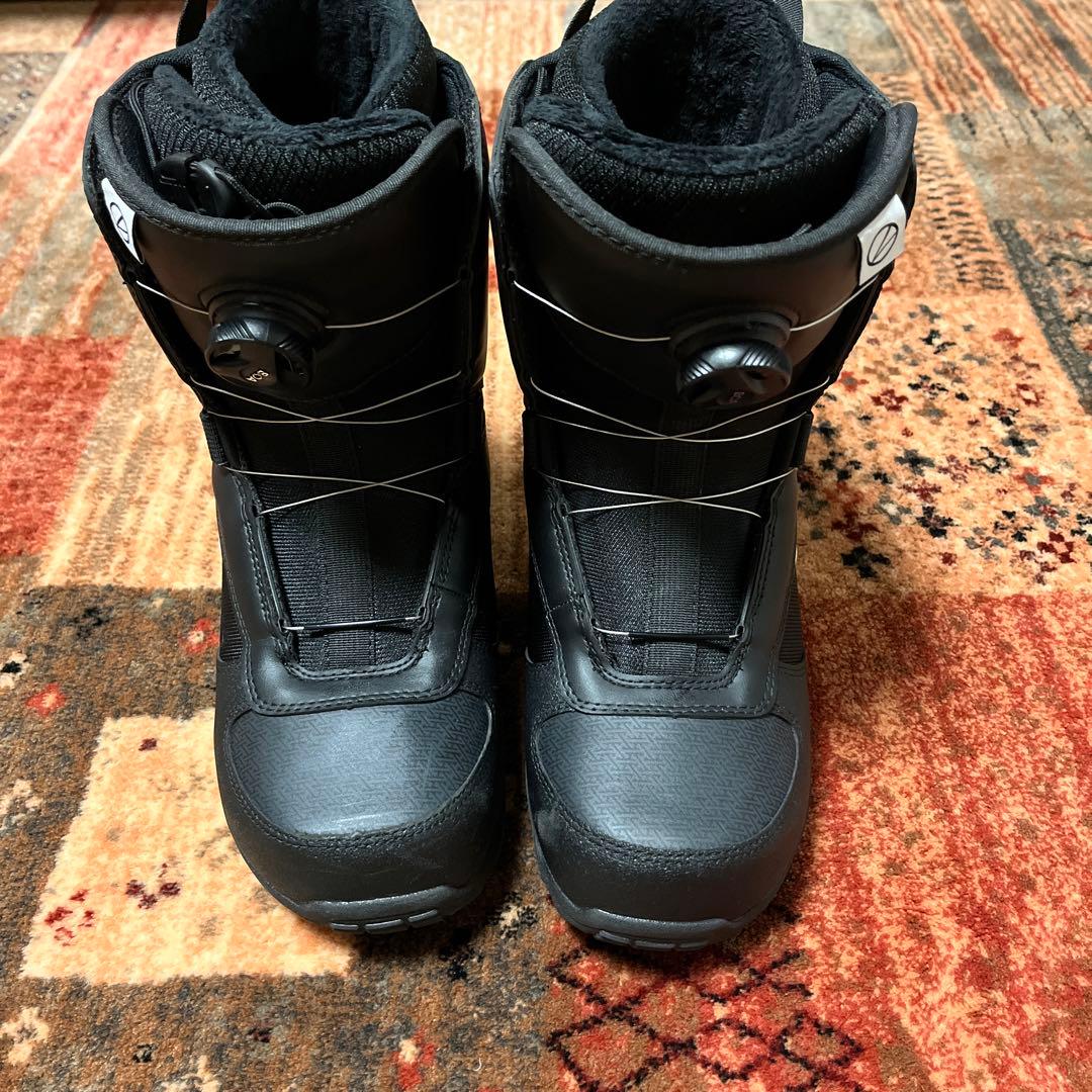 ボアシステム付きスノーボードブーツ（ブラック）