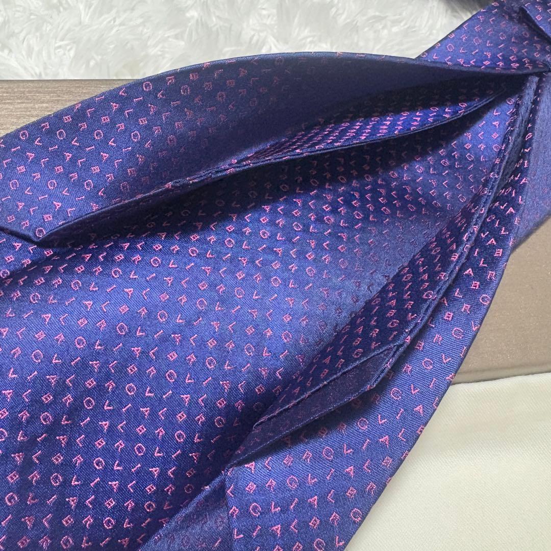 BELLE♡♡プロフ必読様　ご予約品✨現行✨新品✨ブルガリ ネクタイ ロゴマニ