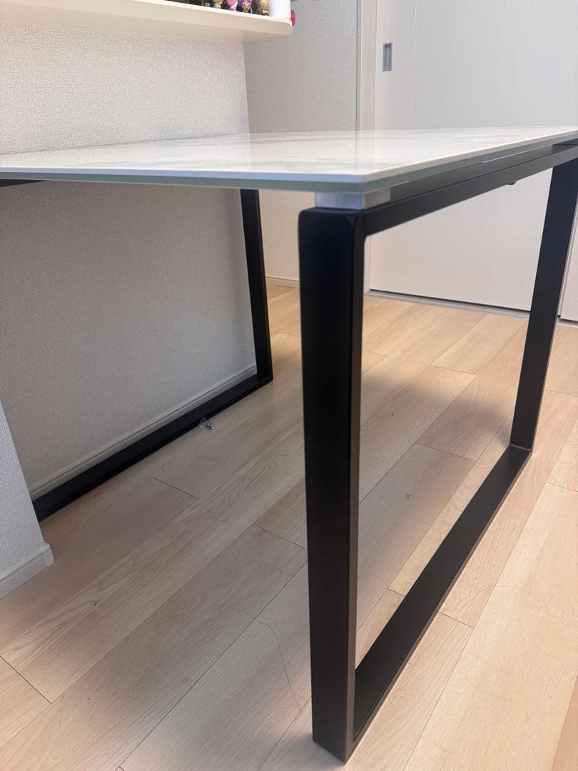 大理石柄セラミックテーブル