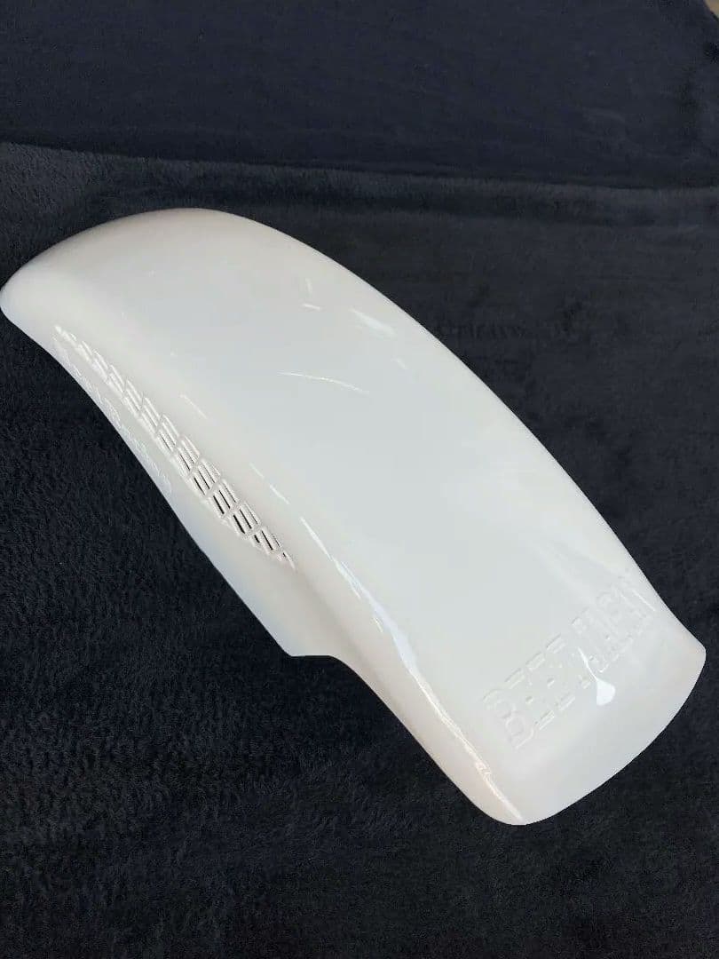 BEET メッシュフロントフェンダーロゴー白　送料込み