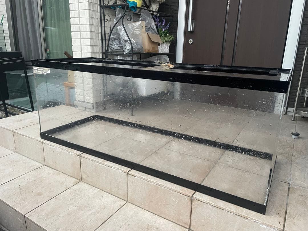 アクリル水槽　1200×450×450 黒帯タイプ　発送可能