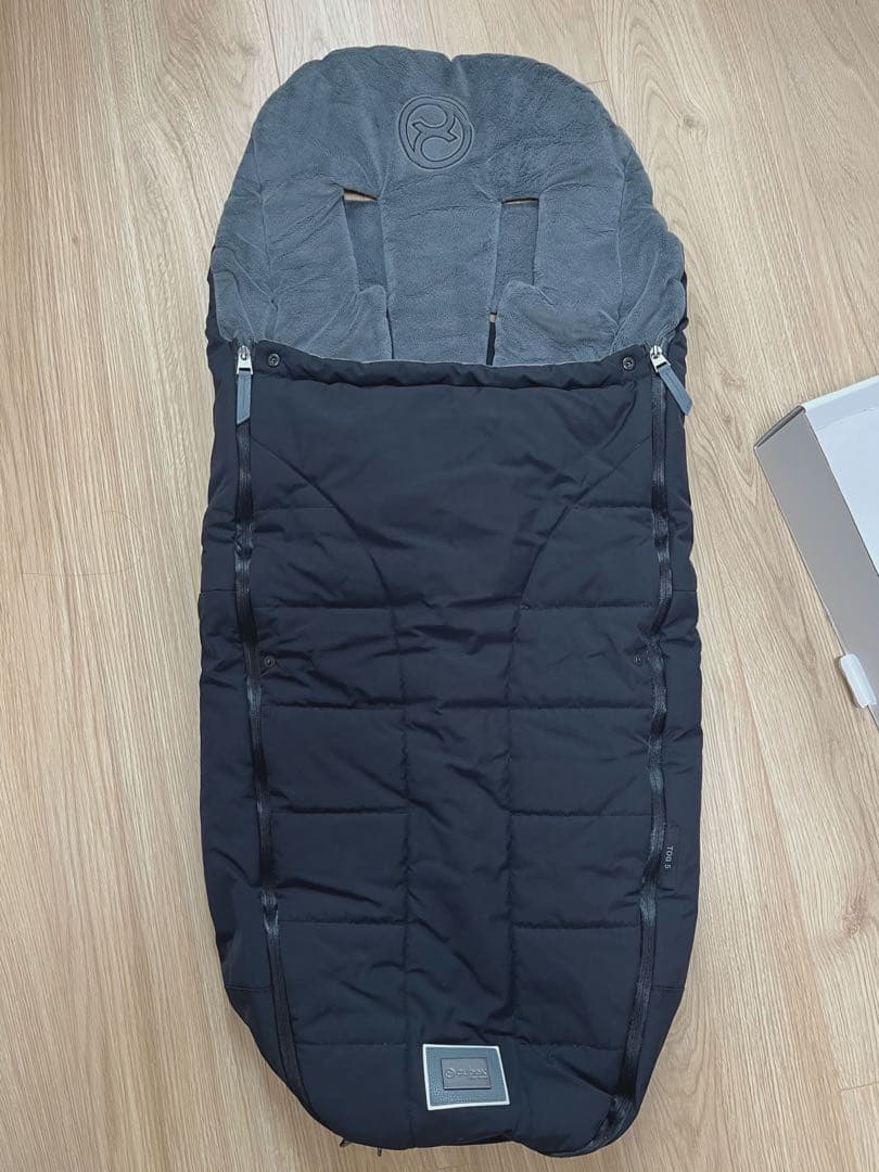 サイベックス　プラチナム　フットマフ (Cybex Platinum)