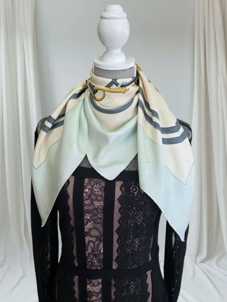 HERMES カレ90 BRIDES GALA 馬具デザイン スカーフ