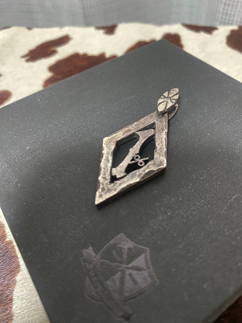 スカルフライト ペンダントトップ 1% バチカンダイヤ入