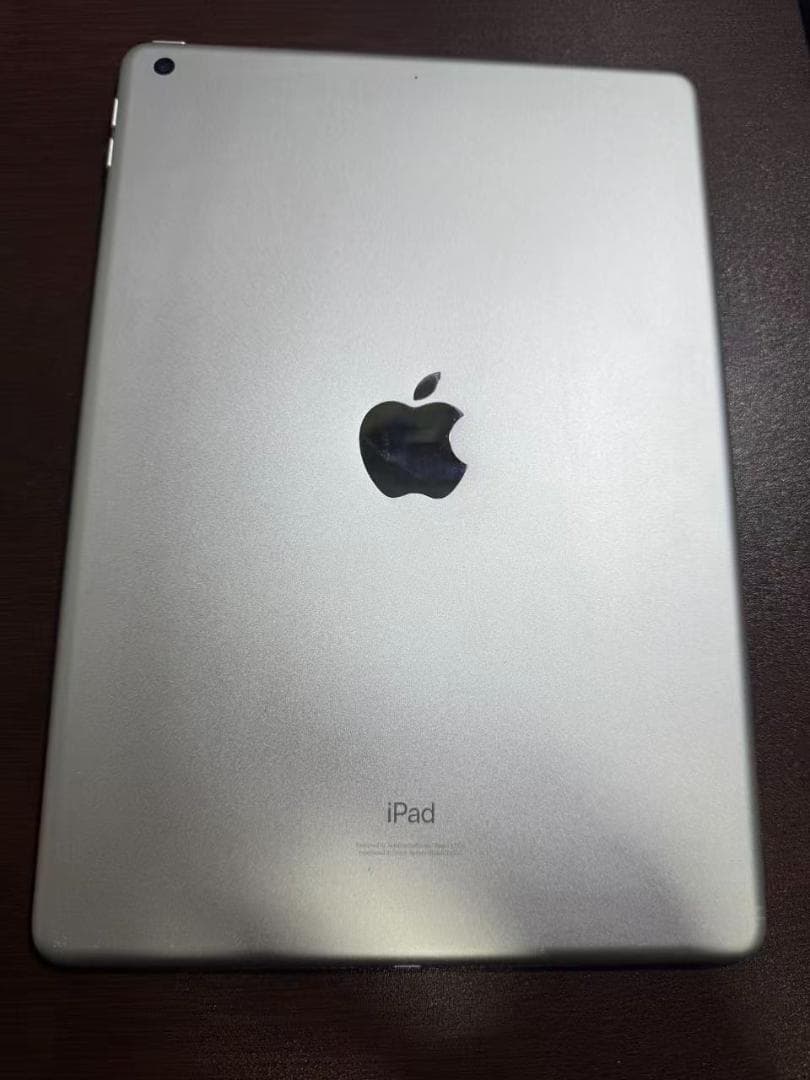 iPad (第8世代) Wi-Fi 128GB シルバー