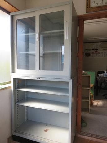 ☆兵庫専用ページ☆キャビネット☆ナイキ☆ＮＡＩＫＩ☆引き違い☆２点あります。