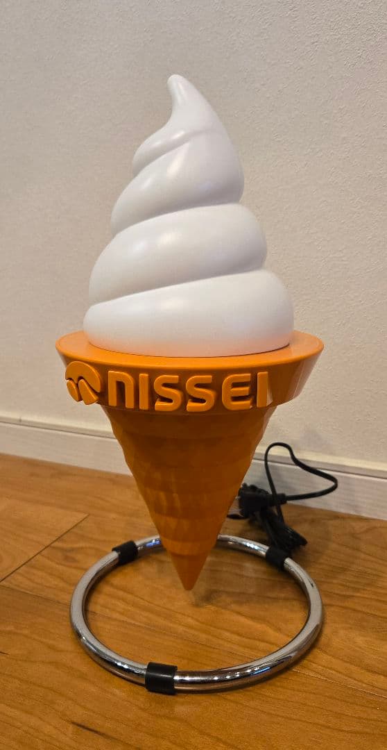 日世コーンソフトクリーム照明スタンド　卓上照明　業務用スタンド