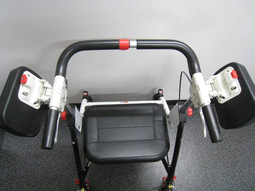 ユーバ産業 アームフィット 屋内外兼用 歩行車 肘置パッド付 AR-458E ②