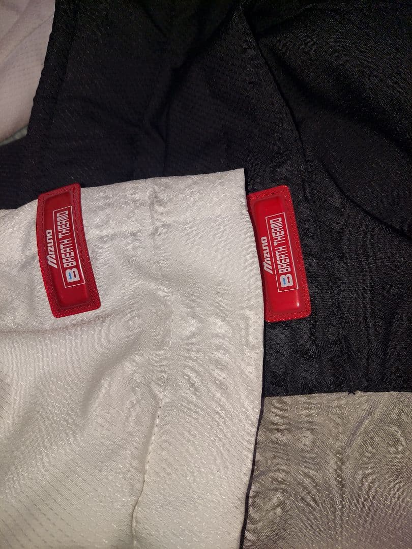 ミズノ　ブレスサーモ　中綿入り　ウィンドブレーカー上下Lサイズ　かなり美品