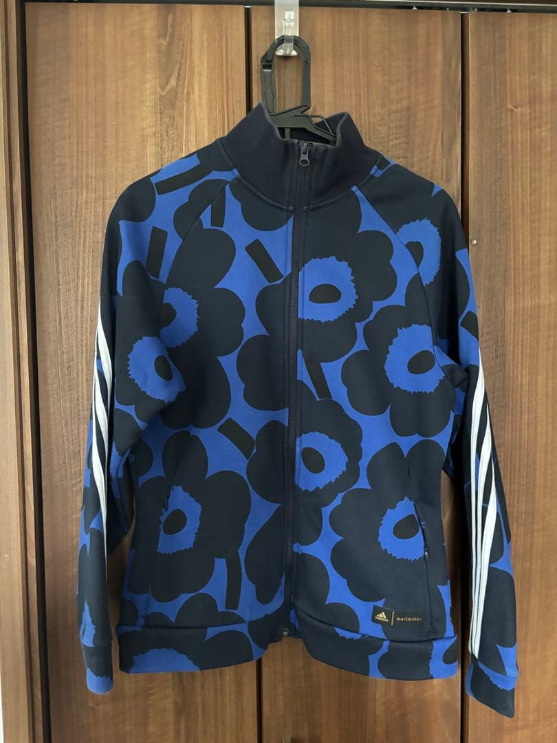 adidas marimekko セットアップ　Ｌサイズ