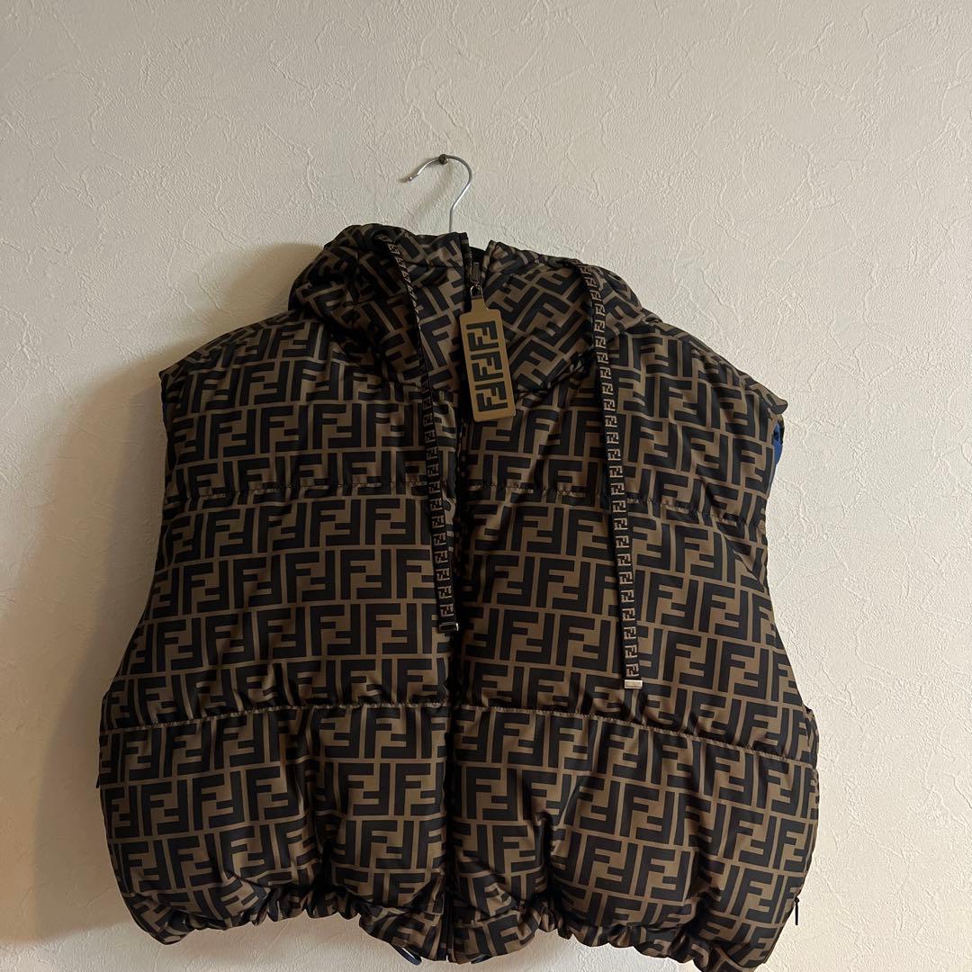 FENDI ダウンベスト