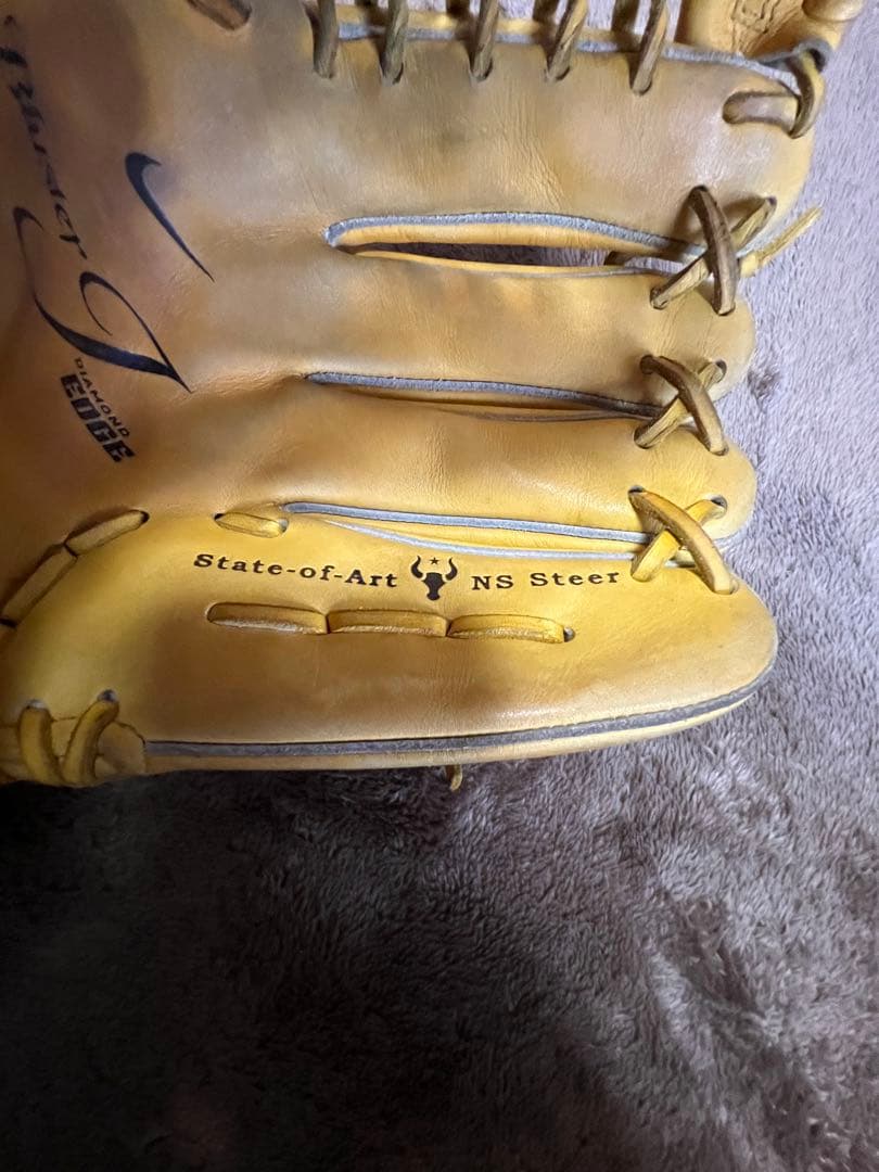 ナイキ硬式内野用グローブ イエロー