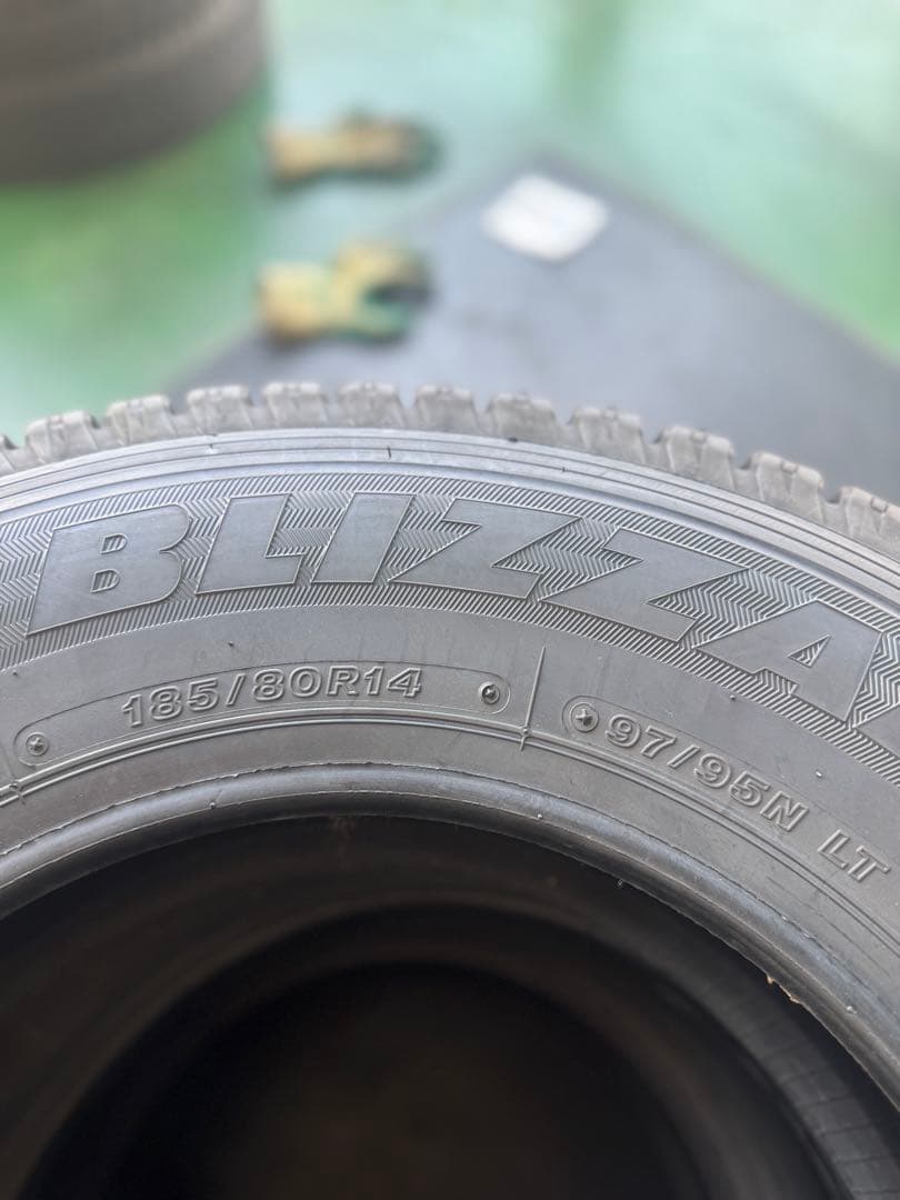 ◆送料込み◆ブリヂストン185/80R14 VL1 新品未使用　3本セット